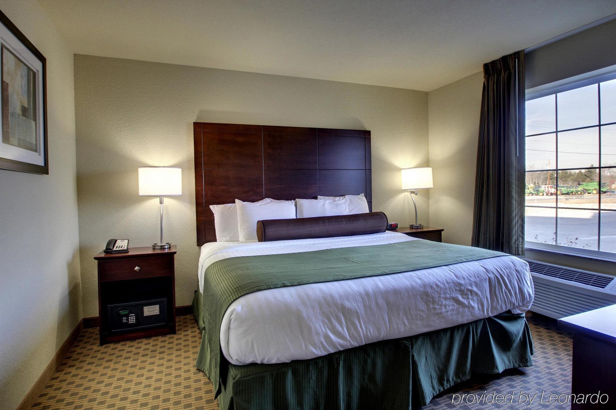 Hotel Cobblestone & -