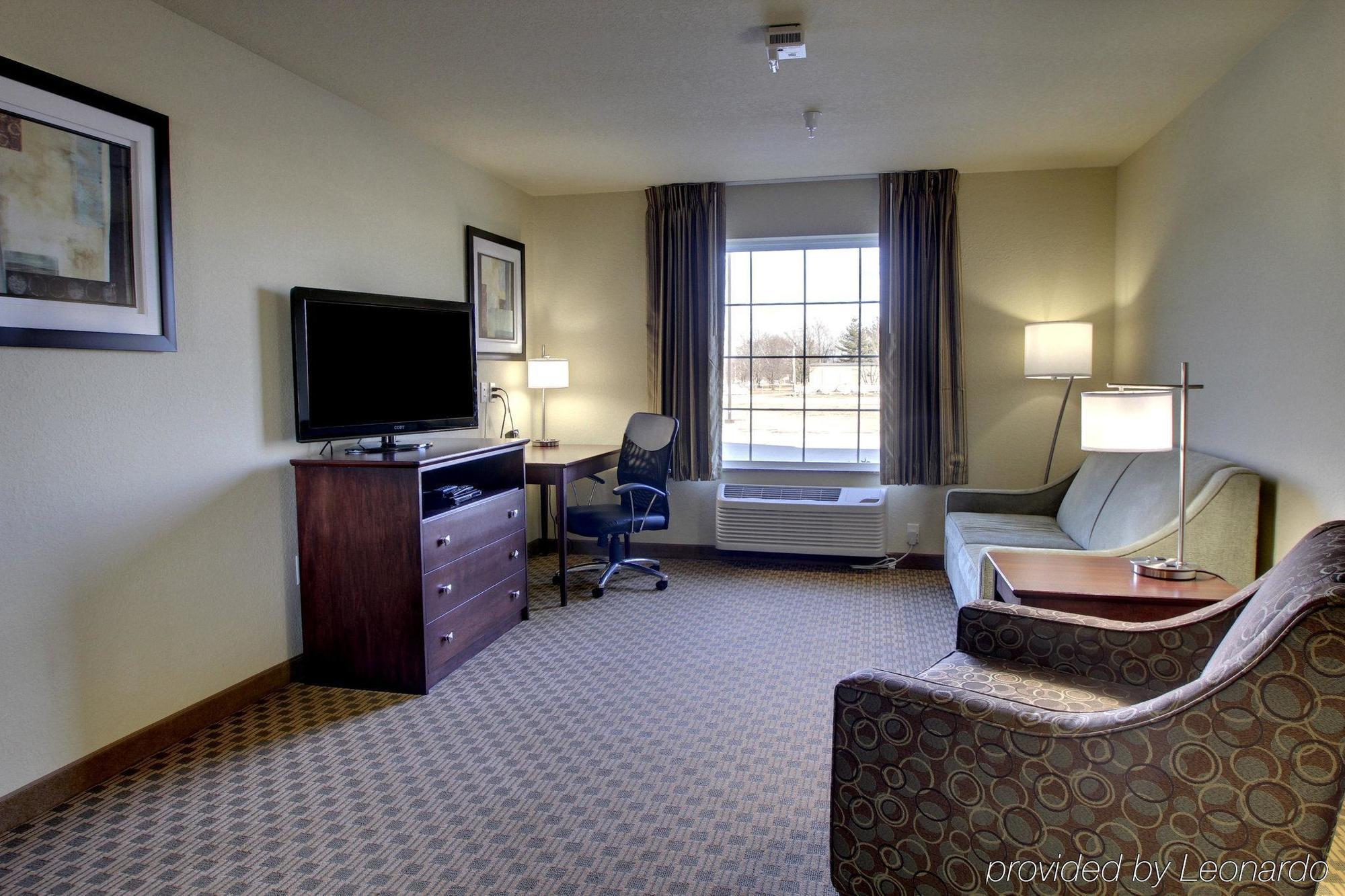 Hotel Cobblestone & - Newton