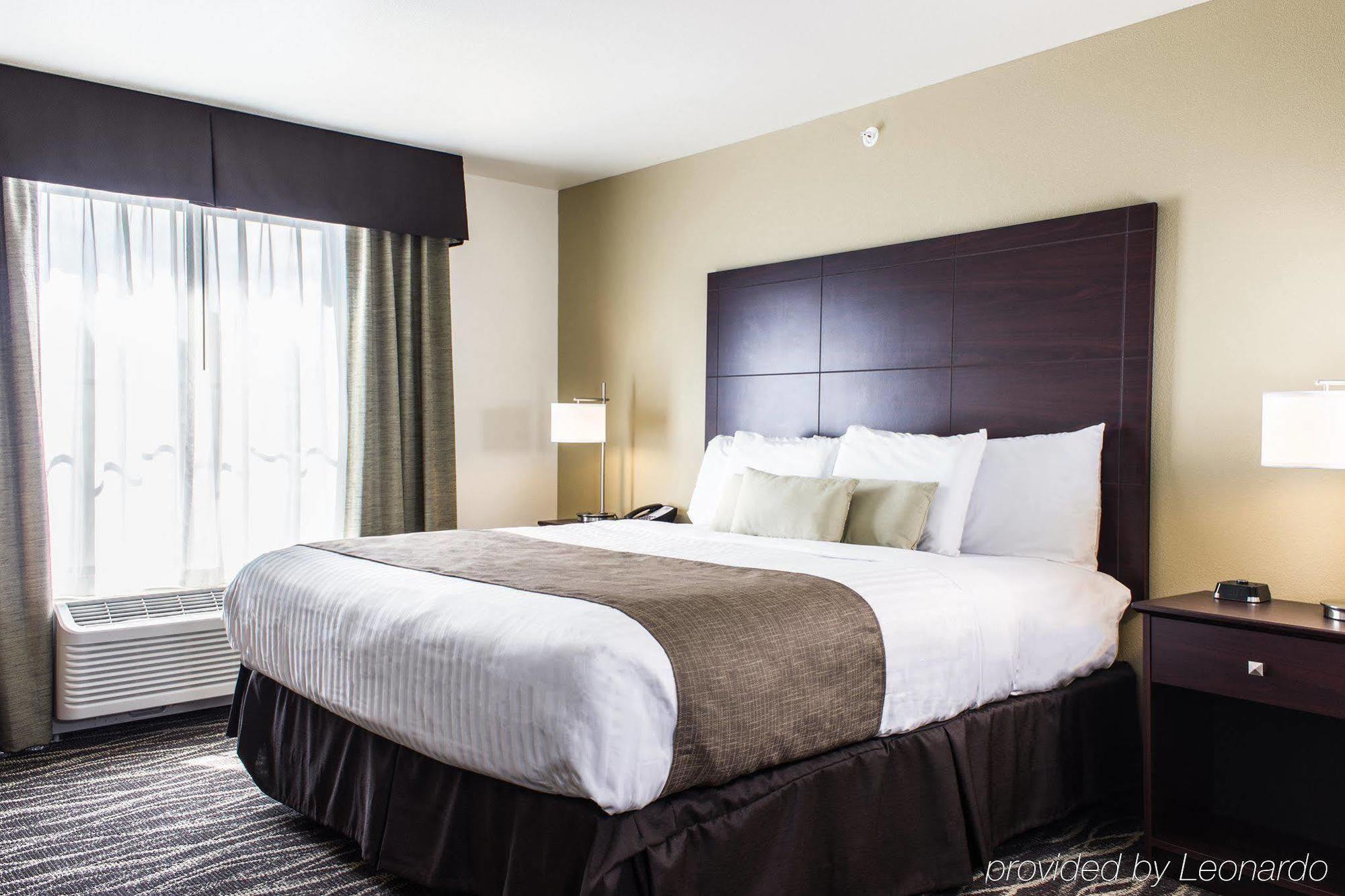 Hotel Cobblestone & - Newton