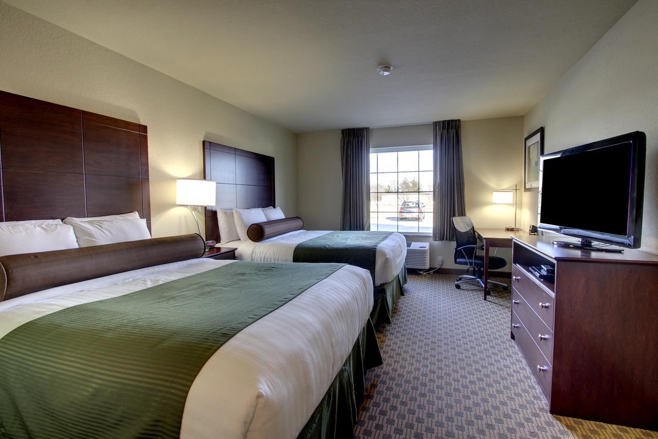 Hotel Cobblestone & - Newton