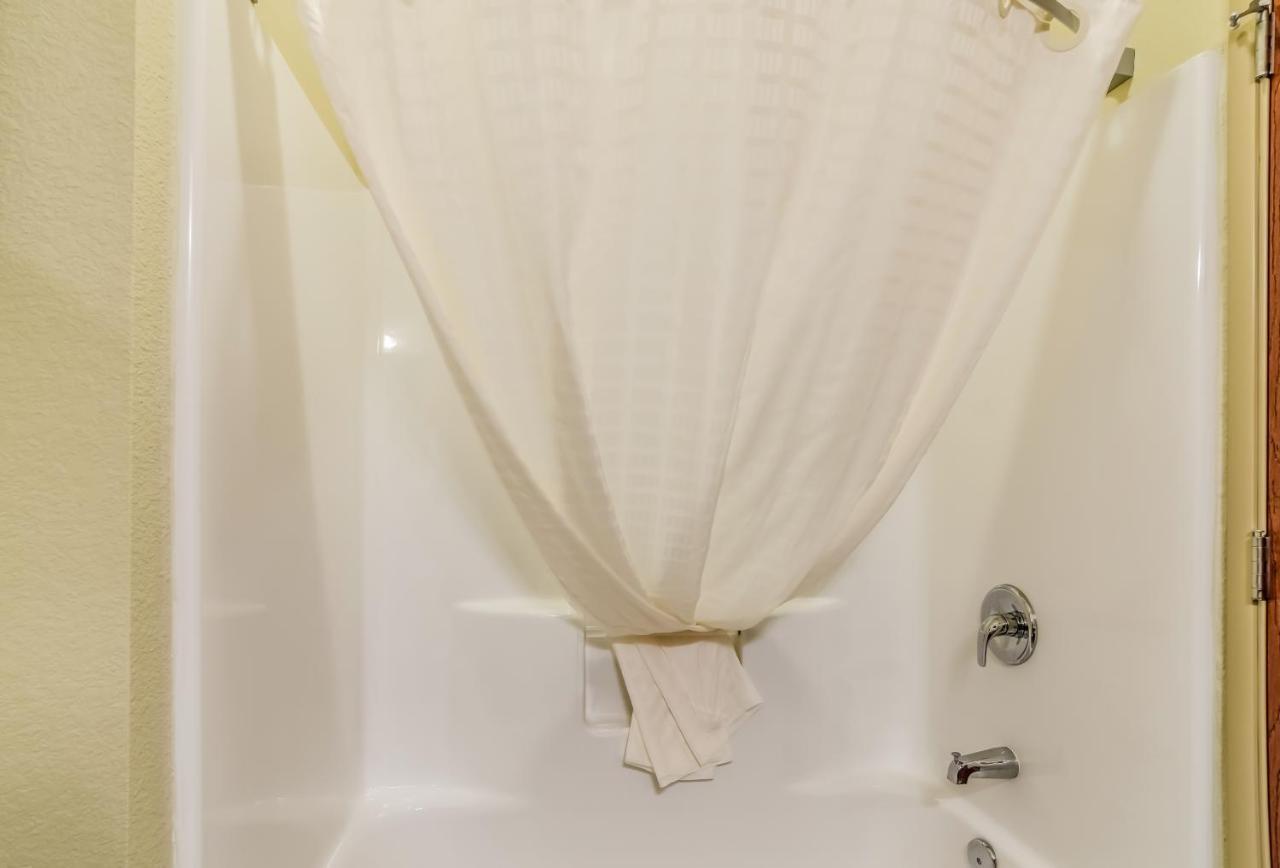 Cobblestone & - Hotel